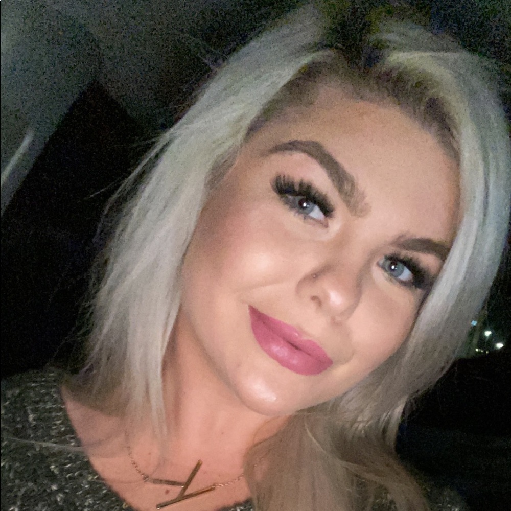 Meet your Posher, Kayla